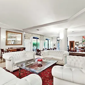park-hotel-ca-noa.it-lombardy.com/